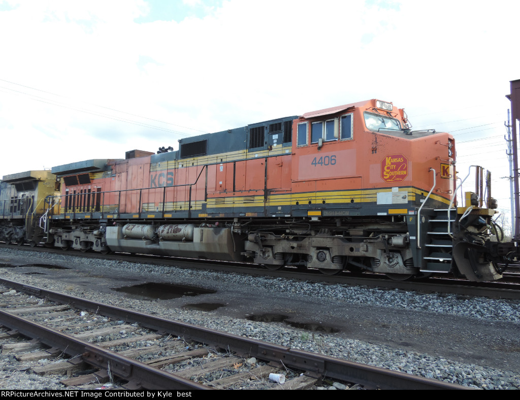 KCS (?) 4406 on B725